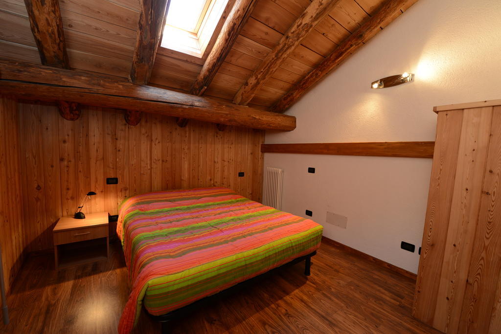Vieilles Maisons D'Introd Habitación foto
