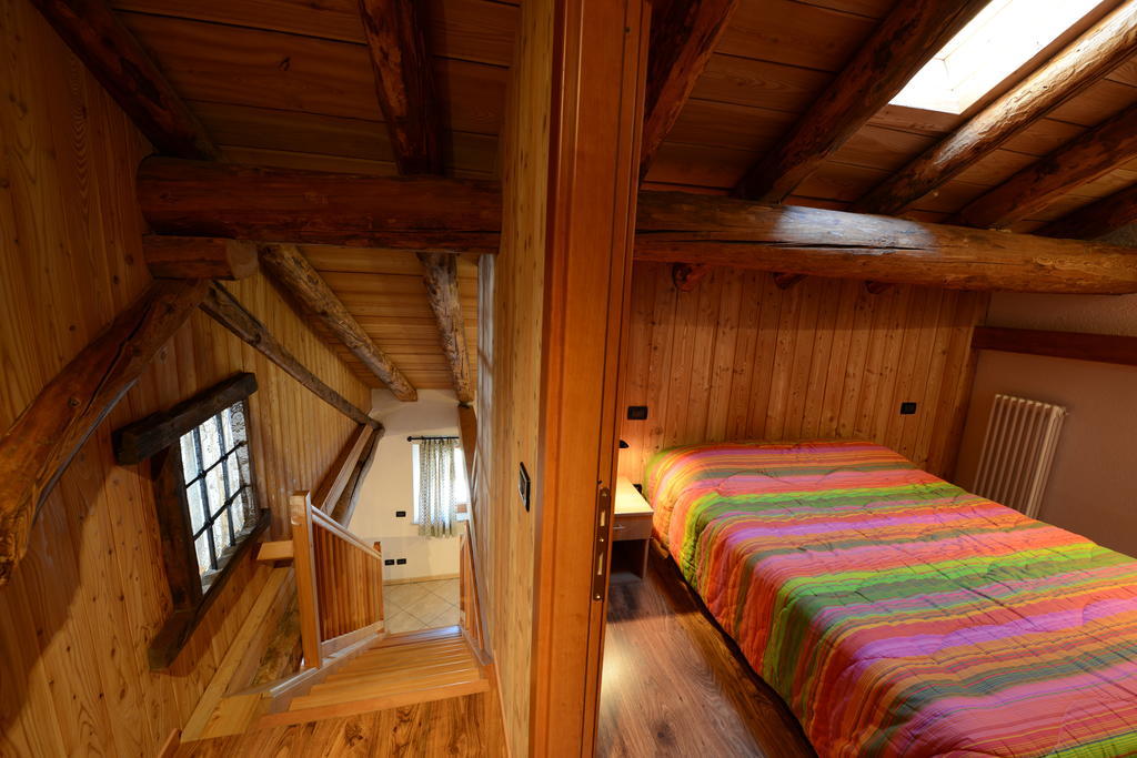 Vieilles Maisons D'Introd Habitación foto