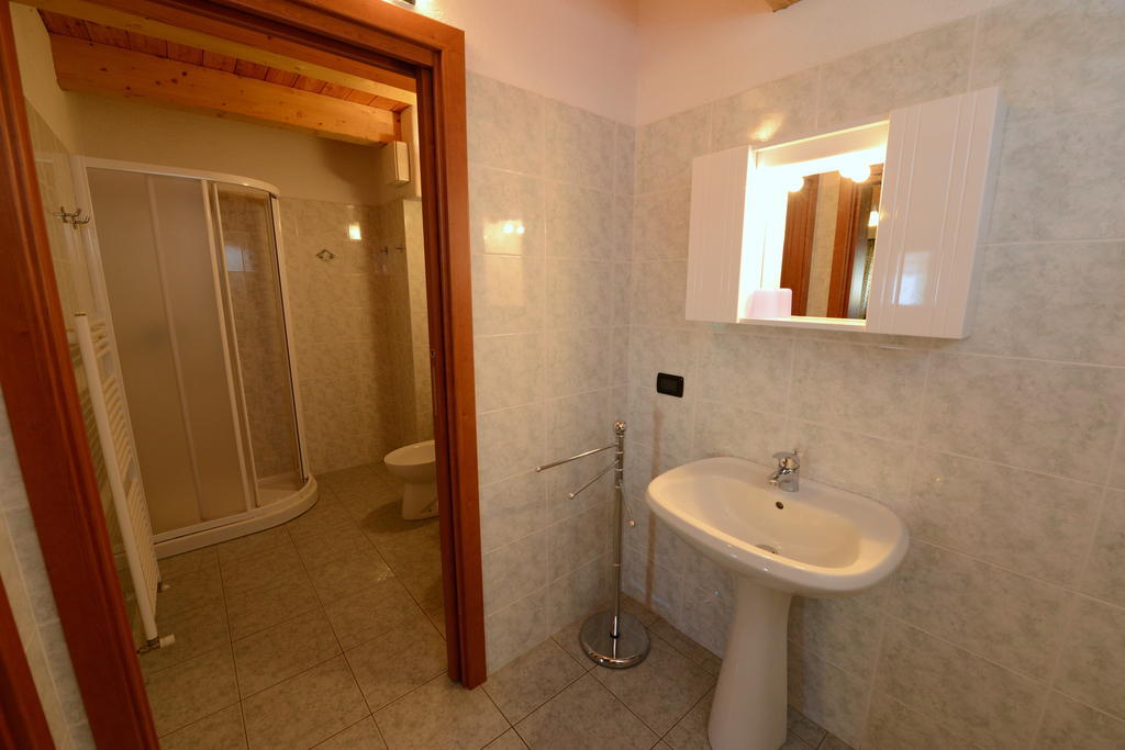 Vieilles Maisons D'Introd Habitación foto