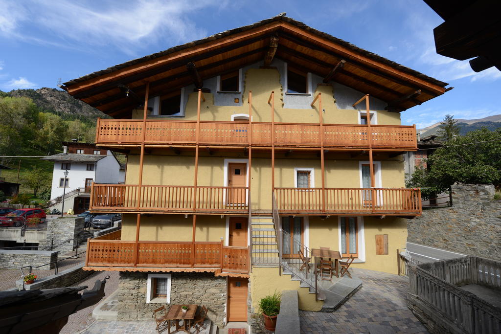 Vieilles Maisons D'Introd Exterior foto