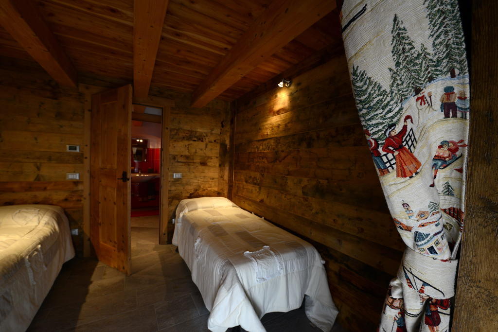 Vieilles Maisons D'Introd Habitación foto